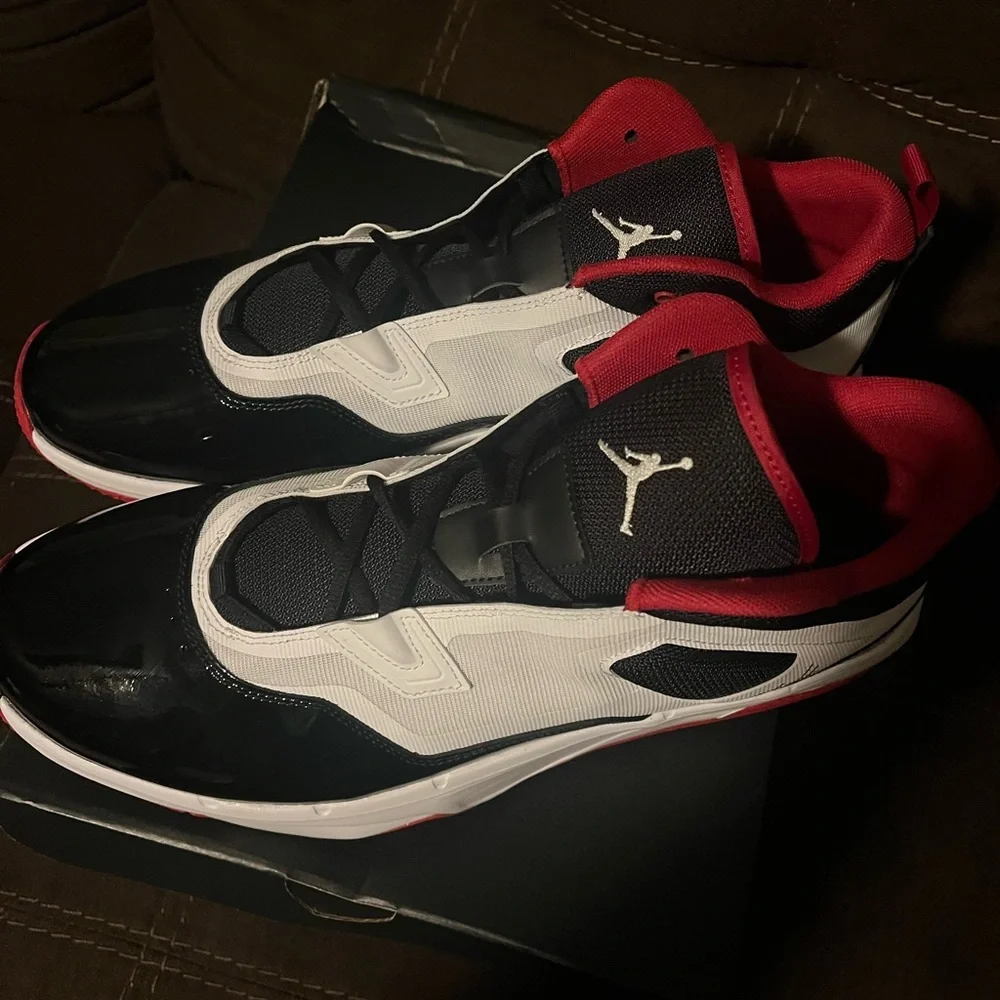 Jordan stay loyal 3 Nike men’s sz 14 black white red new in box